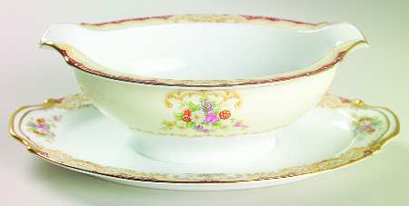 N85 Gravy Boat with Attached Underplate