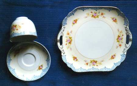 N859 Footed Cup & Saucer Set