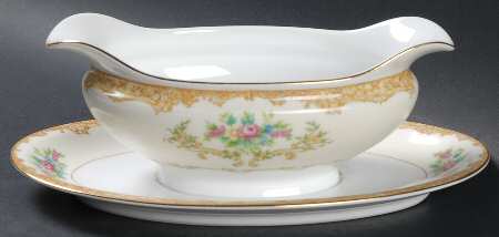 N86 Gravy Boat with Attached Underplate
