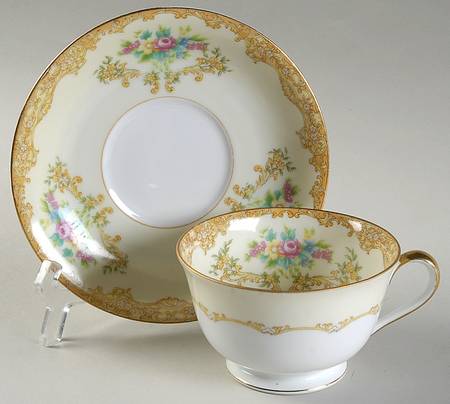 N86 Footed Cup & Saucer Set