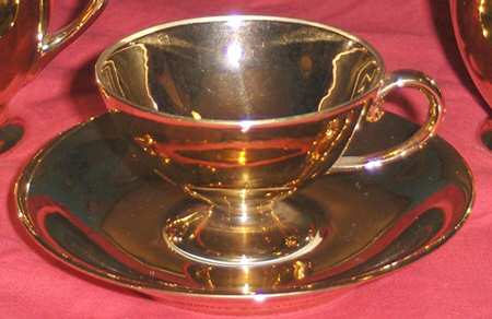 N876 Footed Cup & Saucer Set