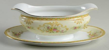 N898 Gravy Boat with Attached Underplate