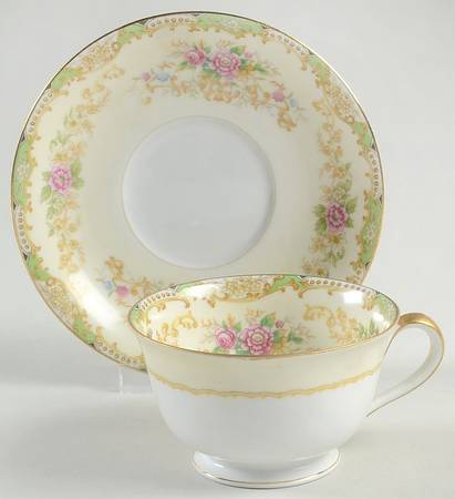 N91 Footed Cup & Saucer Set