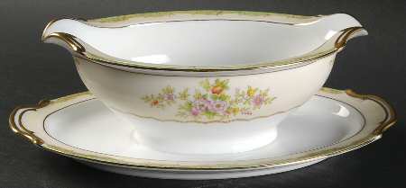 N92 Gravy Boat with Attached Underplate