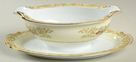N93 Gravy Boat with Attached Underplate