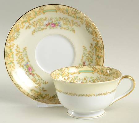 N93 Footed Cup & Saucer Set