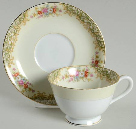 N99 Footed Cup & Saucer Set