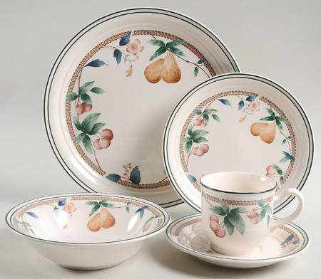 Nature's Bounty 40 Piece Estate Set