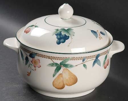 Nature's Bounty 2 Qt Round Covered Casserole