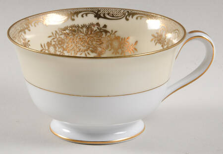 Nadine Footed Cup