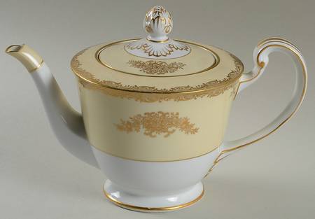 Nadine Teapot & Lid