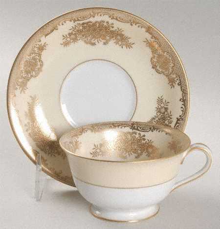 Nadine Footed Cup & Saucer Set