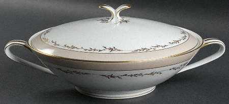 Nadya Round Covered Vegetable