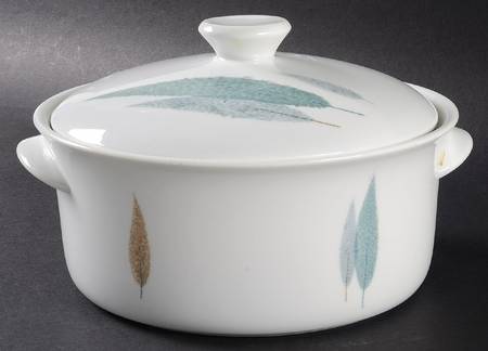 Namiki 2.5 Qt Round Covered Casserole
