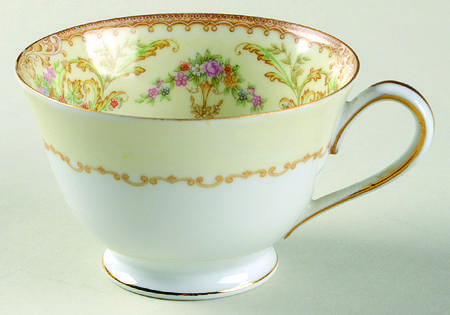Nanette Footed Cup