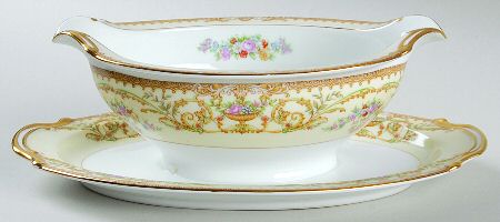 Nanette Gravy Boat with Attached Underplate