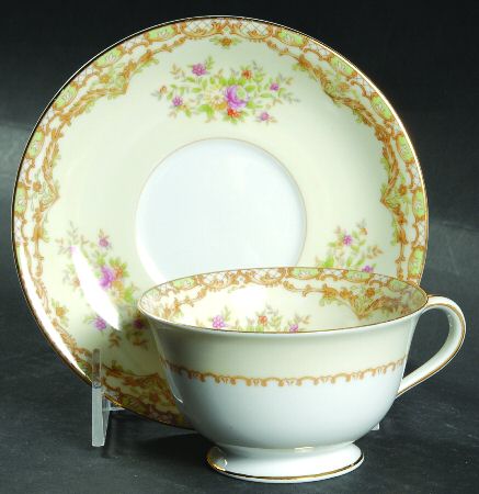 Nanarosa Footed Cup & Saucer Set