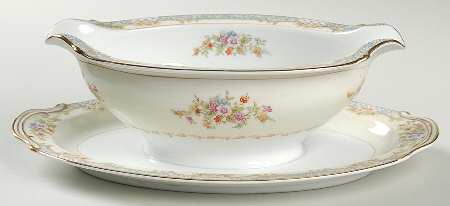 Naomi Gravy Boat with Attached Underplate