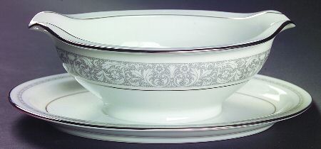 Naples Gravy Boat with Attached Underplate