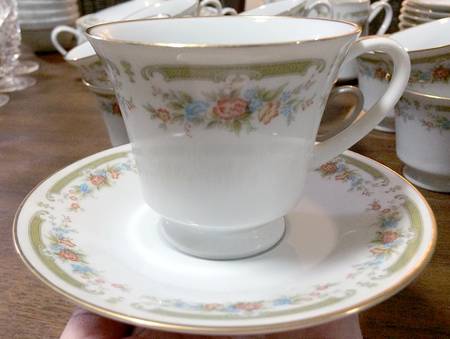 Nashville Footed Cup & Saucer Set