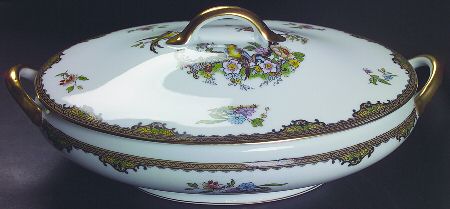 Navarre Oval Covered Vegetable