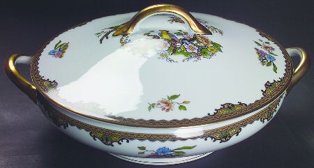 Navarre Round Covered Vegetable