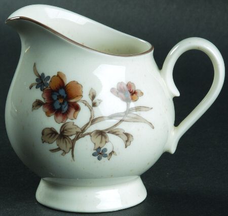 New Castle Creamer