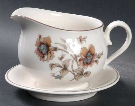 New Castle Gravy Boat with Attached Underplate