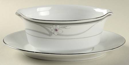 New Destiny Gravy Boat with Attached Underplate