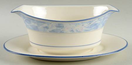 New Delight Gravy Boat with Attached Underplate