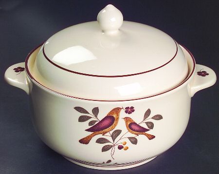 New Hope 2 Qt Round Covered Casserole