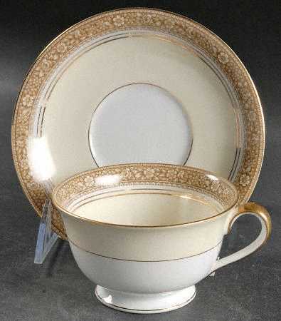 Nerrisa Footed Cup & Saucer Set