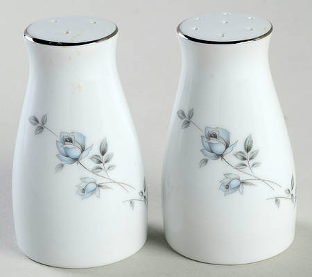 Nicolette Salt & Pepper Set