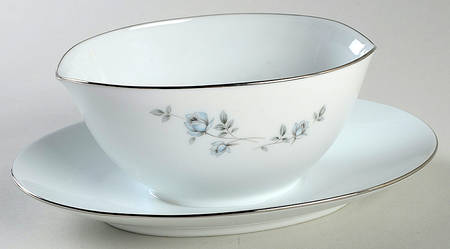 Nicolette Gravy Boat with Attached Underplate