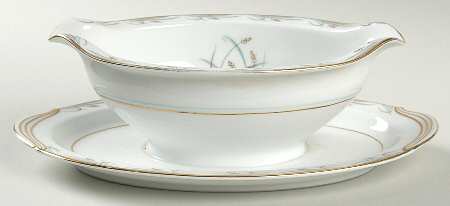 Nicole Gravy Boat with Attached Underplate