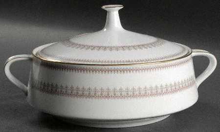 Nina Round Covered Vegetable