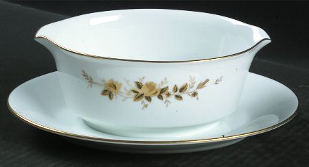 Ninon Gravy Boat with Attached Underplate