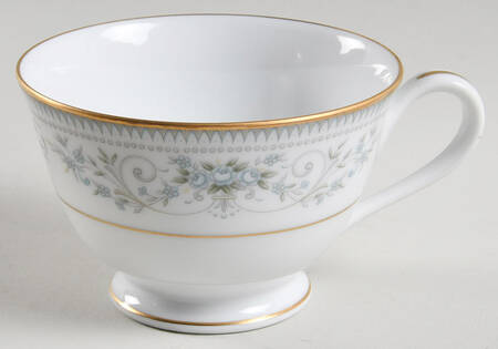 Noble Footed Cup