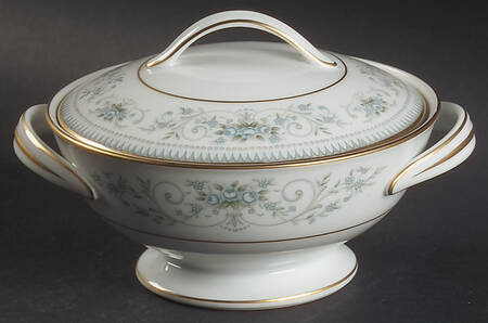 Noble Sugar Bowl & Lid