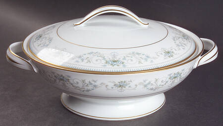 Noble Round Covered Vegetable