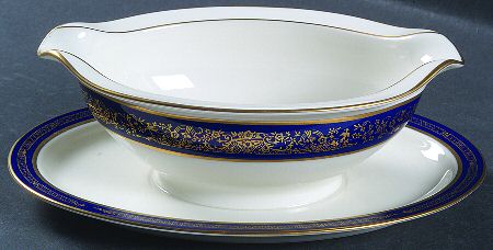 Noblesse Gravy Boat with Attached Underplate