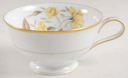 Nolan Footed Cup