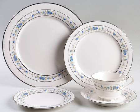 Norma 40 Piece Estate Set