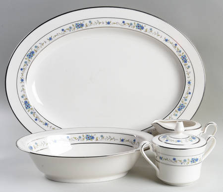 Norma 5 Piece Hostess Set by Noritake