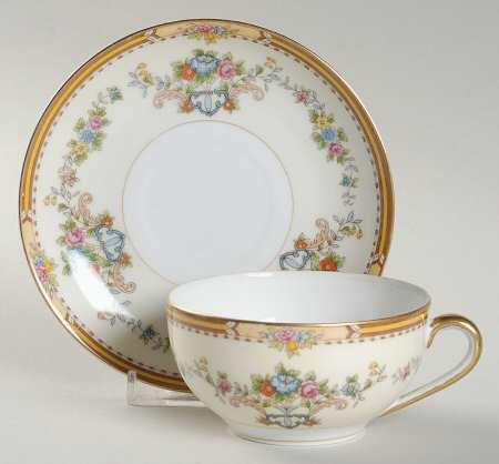 Norma Flat Cup & Saucer Set