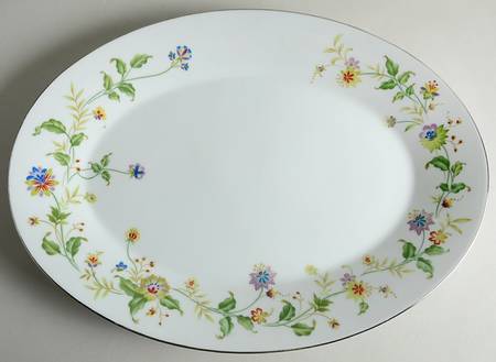Nouveau 16" Oval Serving Platter