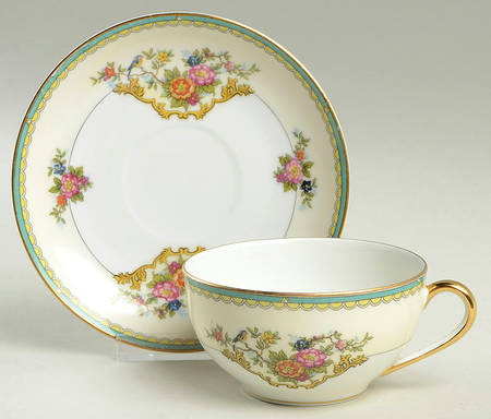 Nouvelle Flat Cup & Saucer Set