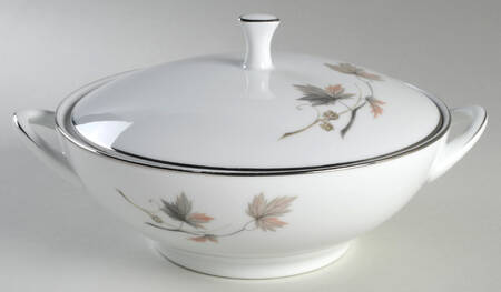 Oaklane Round Covered Vegetable