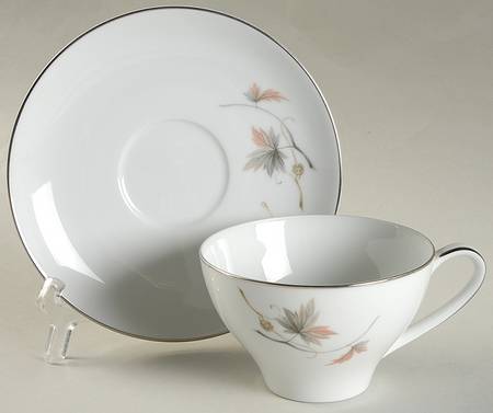 Oaklane Flat Cup & Saucer Set