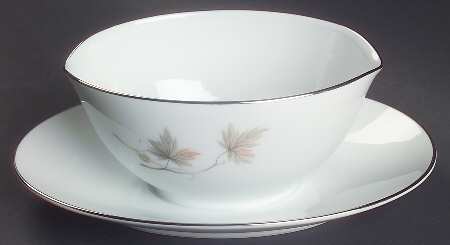 Oaklane Gravy Boat with Attached Underplate
